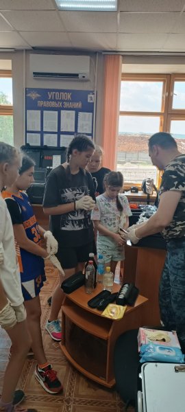 В Республике Марий Эл сотрудники МО МВД России «Волжский» организовали для детей экскурсию в отдел полиции